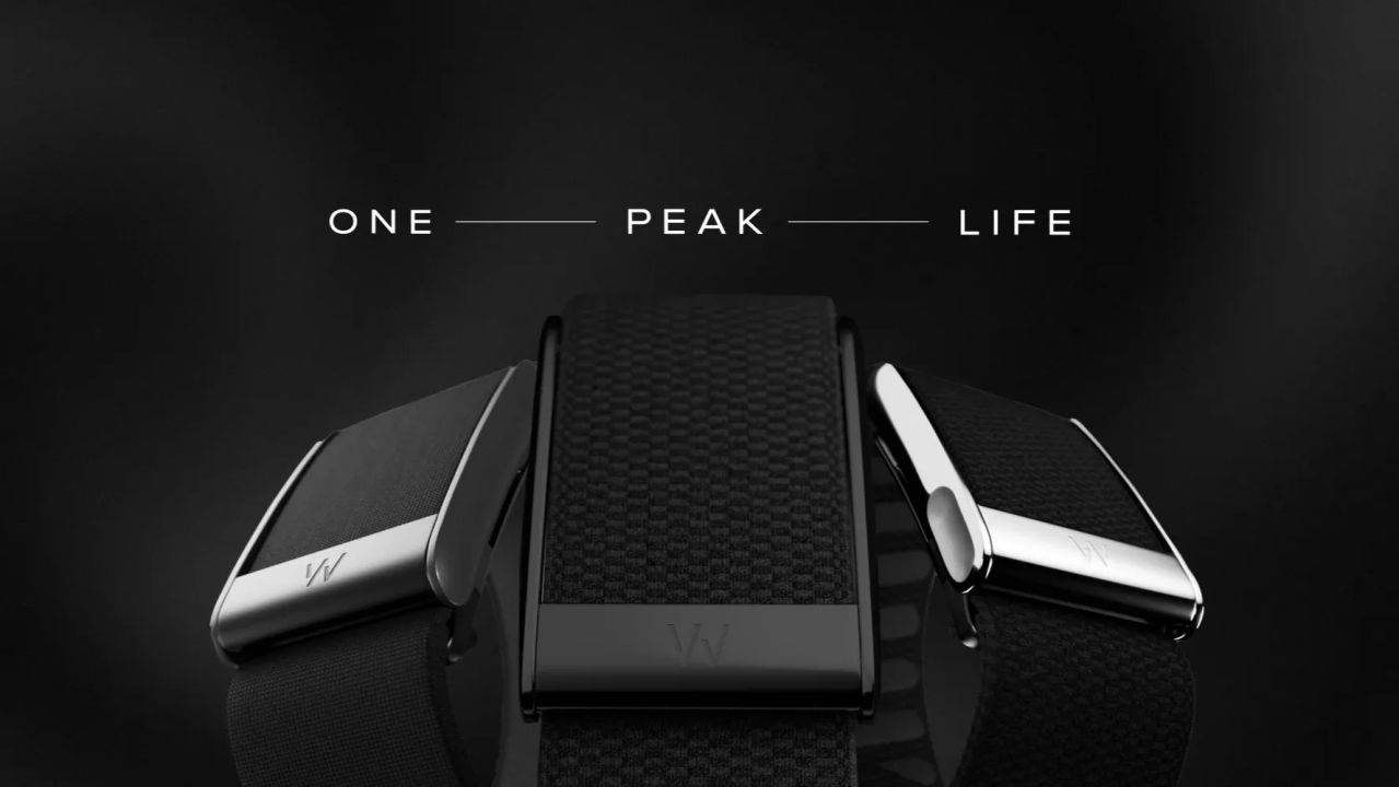 Zaawansowana opaska Whoop 5.0 na nadgarstku z analizą biometryczną w aplikacji